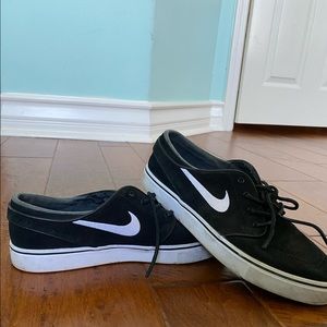 Nike b&w Stefan Janoski SB Zoom (size 6/7)